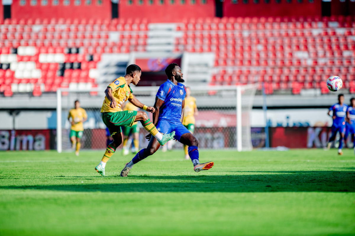 IMBANG: Arema FC vs Persebaya Surabaya di pekan 30 Liga 1 berakhir imbang