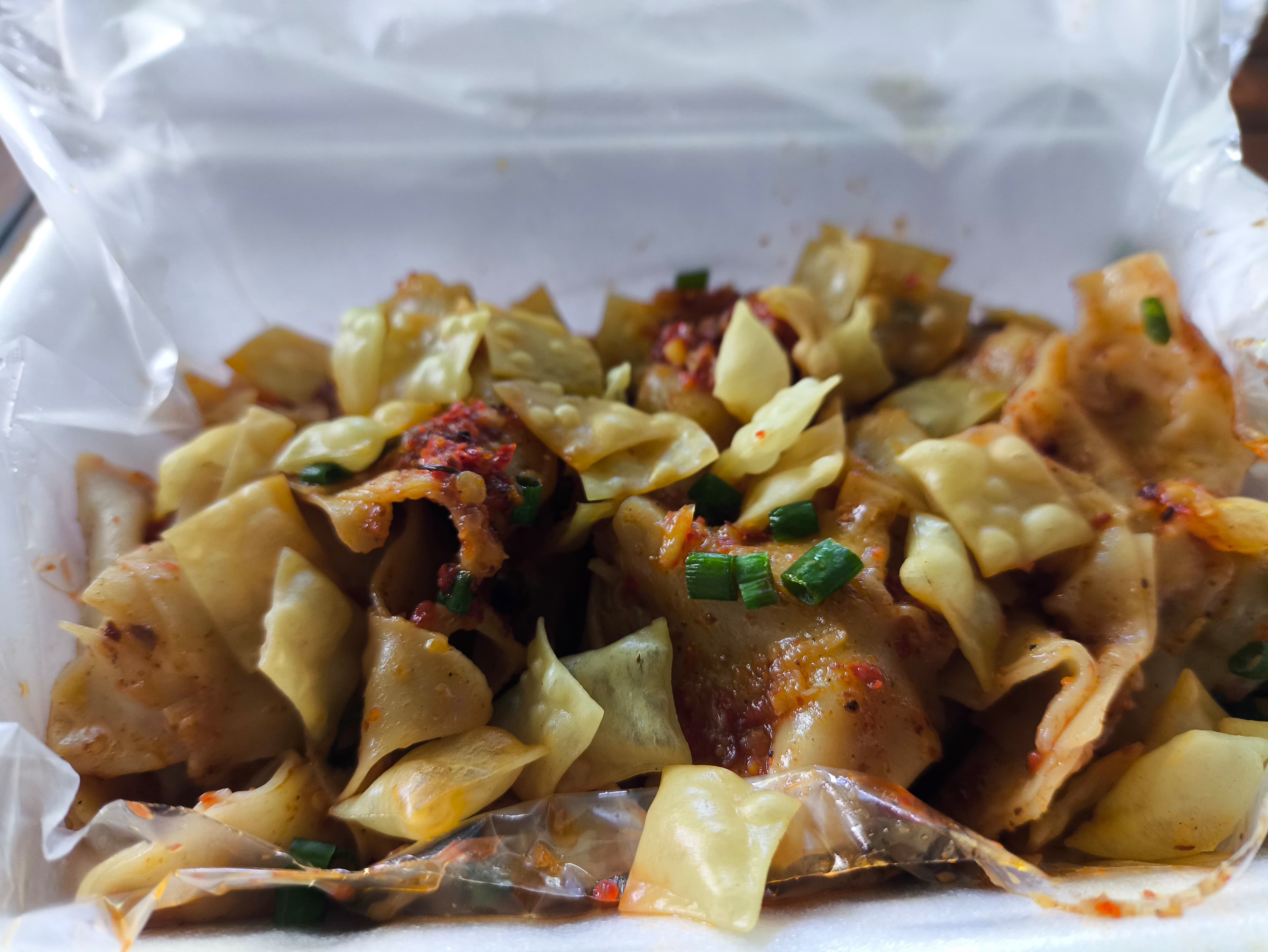 Resep wonton ayam lengkap beserta cara pembuatannya.
