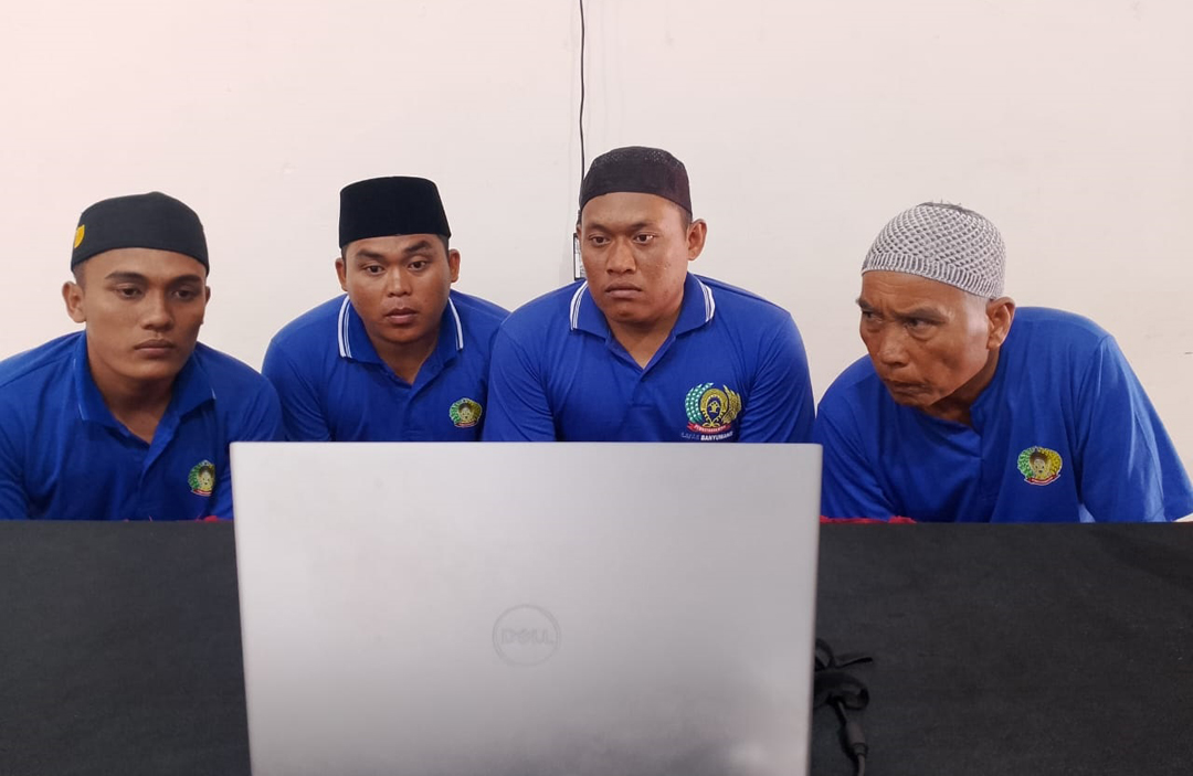 ONLINE: Keempat tersangka illegal fishing menjalani sidang perdana di Lapas Kelas IIA Banguwangi, Senin (28/4).