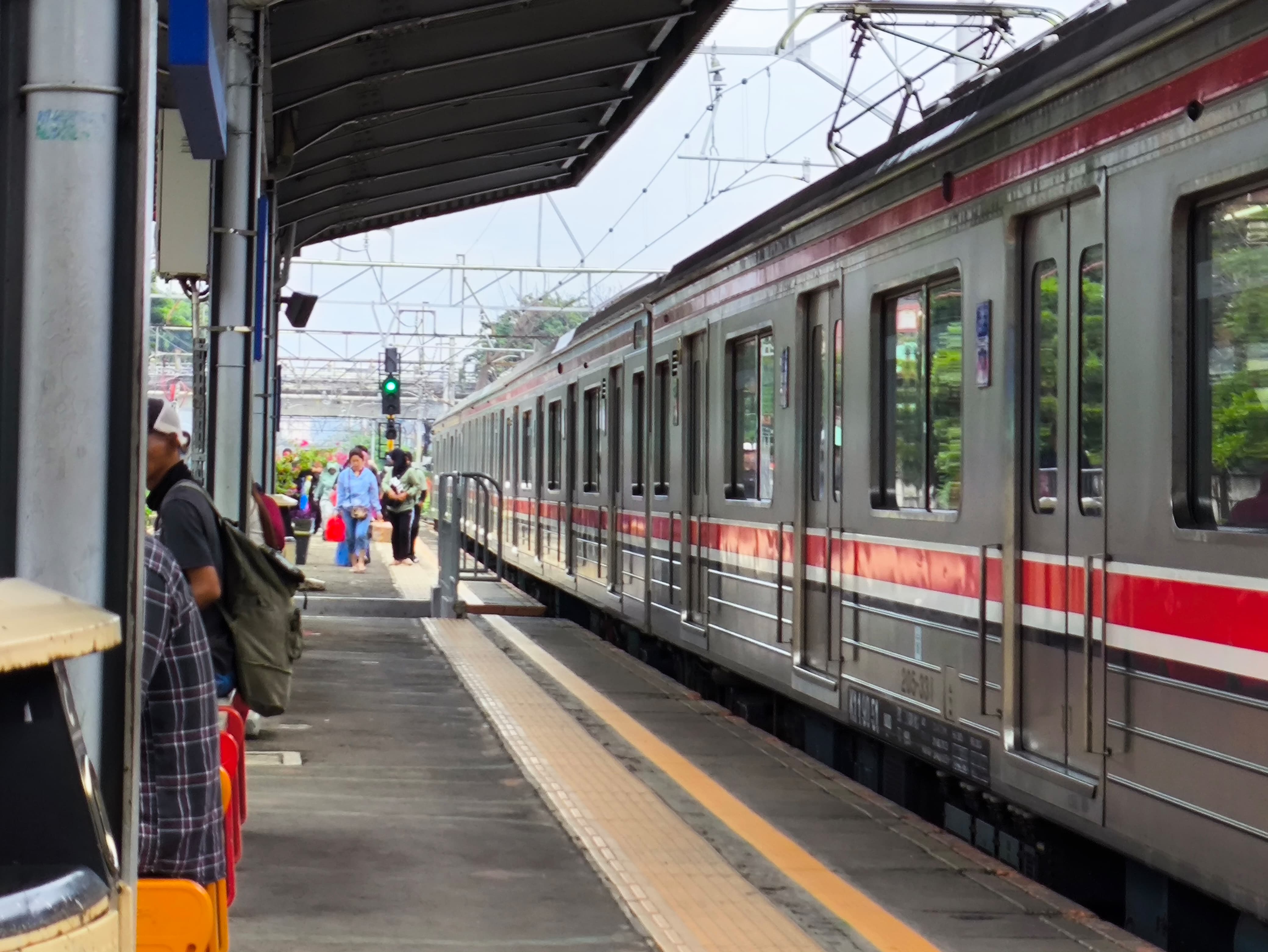 Wacana perpanjangan KRL Commuter Line hingga ke Serang, Banten masih baru tahap usulan.