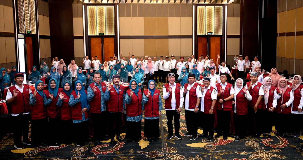 SOLID: Tim Pembina Posyandu Banyuwangi bersama jajaran SKPD mengikuti rapat koordinasi di aula eL Hotel Banyuwangi, Rabu (30/4).