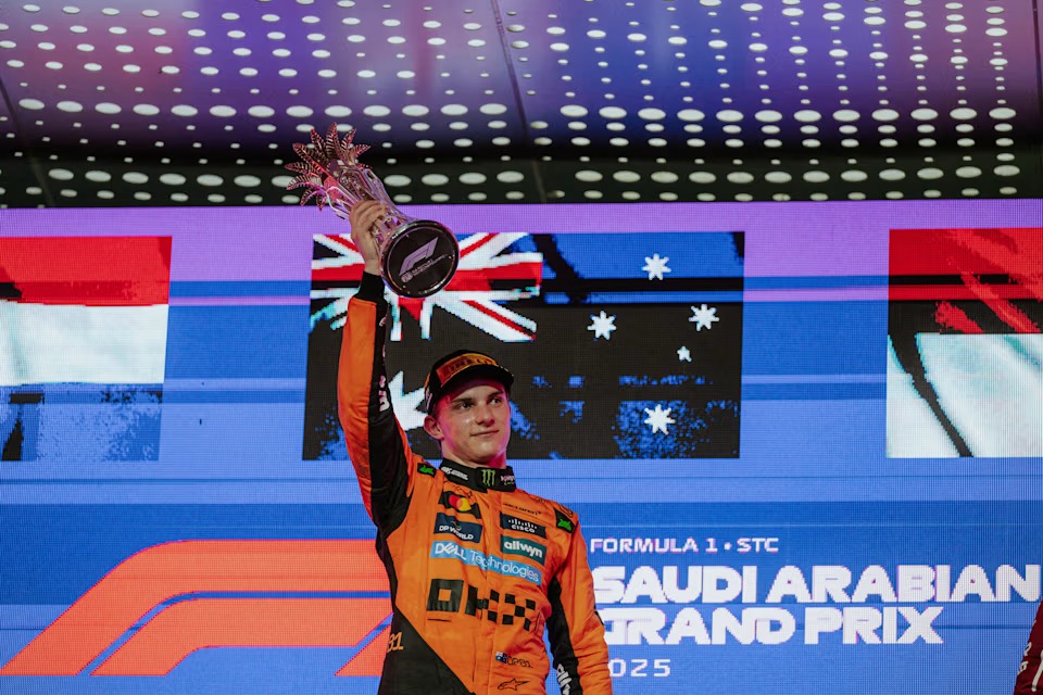 Oscar Piastri nikmati posisi pemimpin klasemen F1 2025 dan siap hadapi tantangan baru di GP Miami, termasuk persaingan dengan Lando Norris.