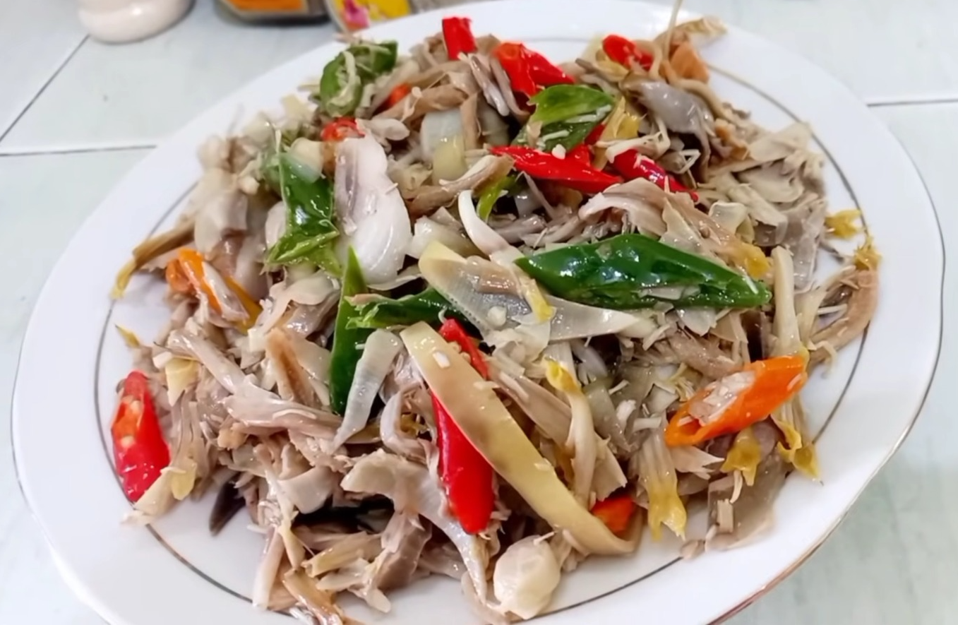 Tumis jantung pisang (Youtube mom ani).