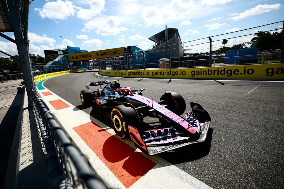 Jack Doohan gagal lolos dari SQ1 F1 Miami karena kekacauan di pit lane.