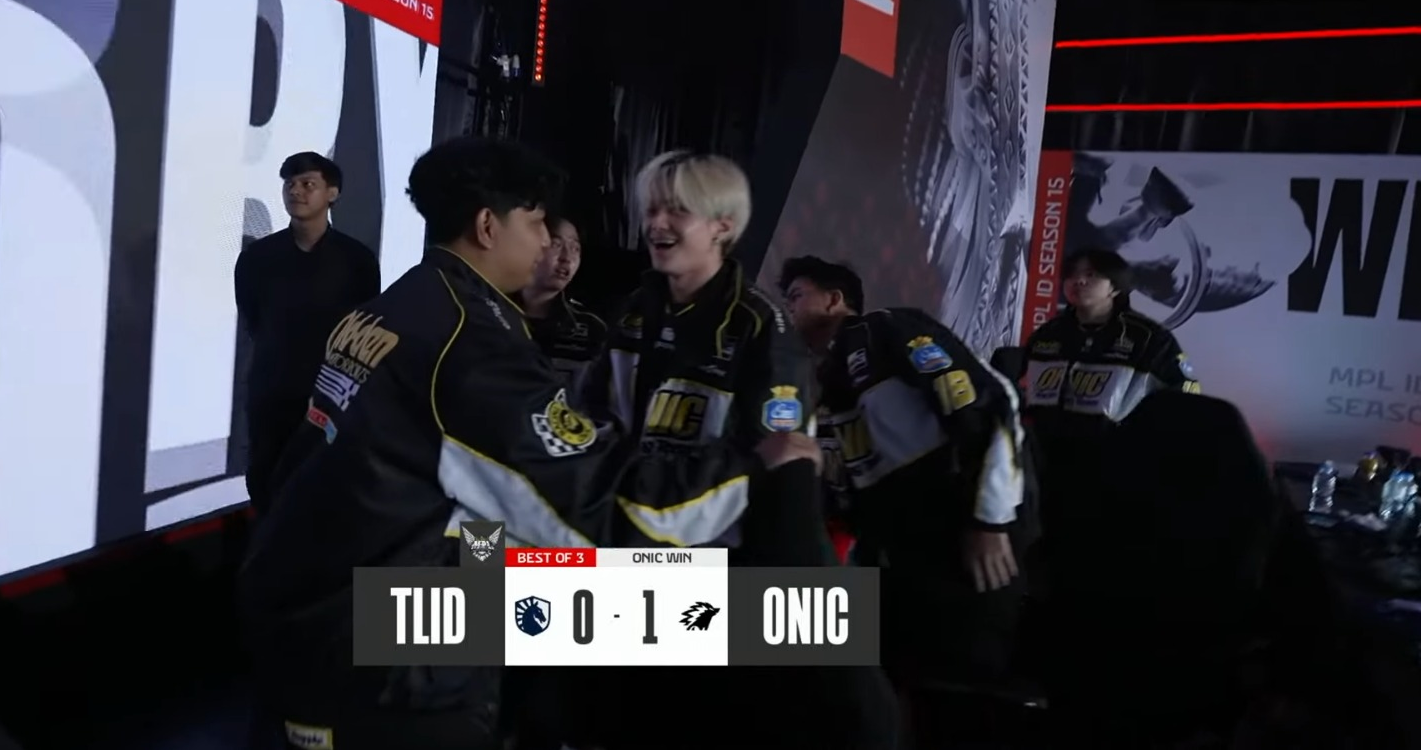 Onic Esport tumbangkan TLID digame pertama MPL ID Season 15 week 6 ( YouTube MPL Indonesia).