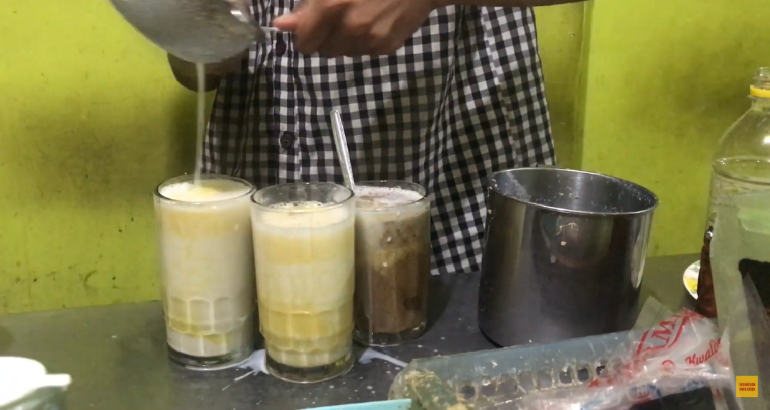 Pembuatan STMJ (YouTube Indonesian Food Story).