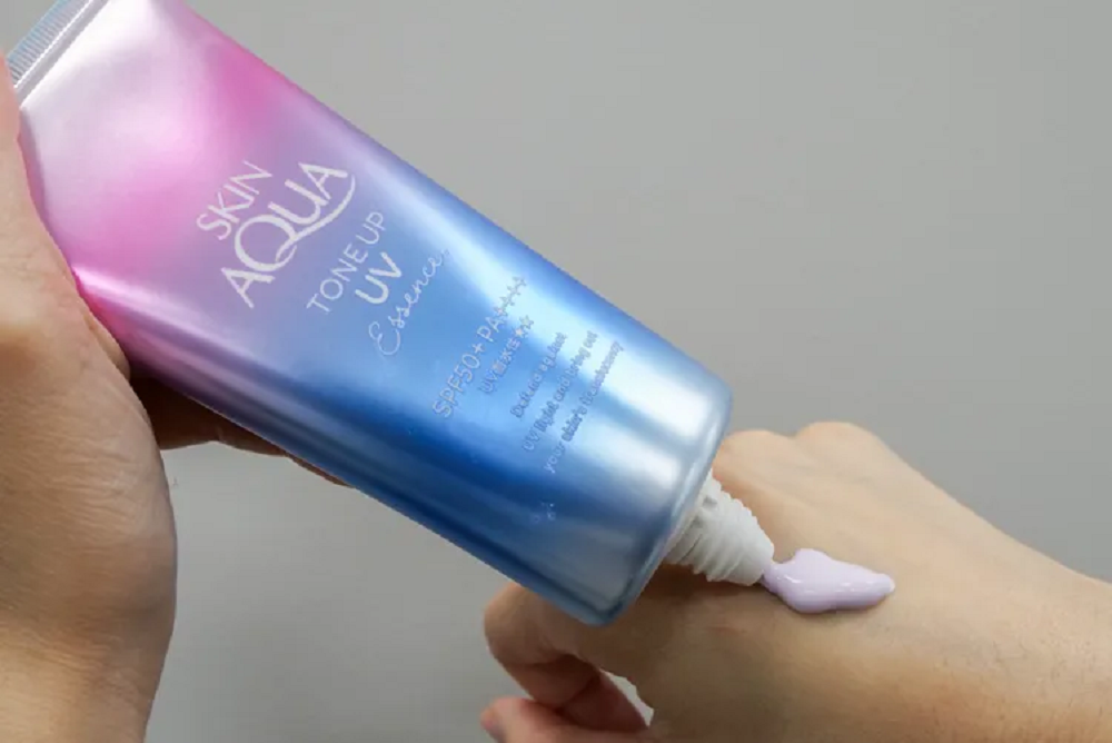 Skin Aqua Tone-Up UV Essence