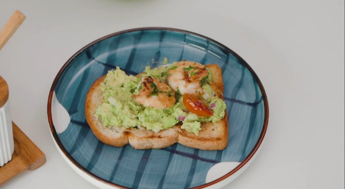 Avocado toast (YouTube Willgoz Kitchen).