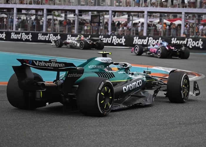 Aston Martin gagal total di GP Miami, Alonso dan Stroll akui mobil lambat dan tak kompetitif.