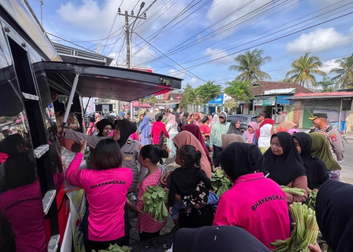 Polresta Banyuwangi hadir lewat program Mayur Kamtibmas.