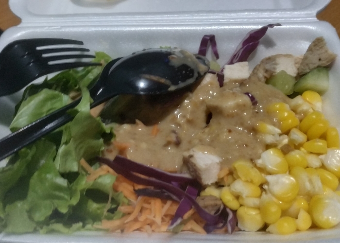 Inovasi isian salad sayur agak tidak membosankan.