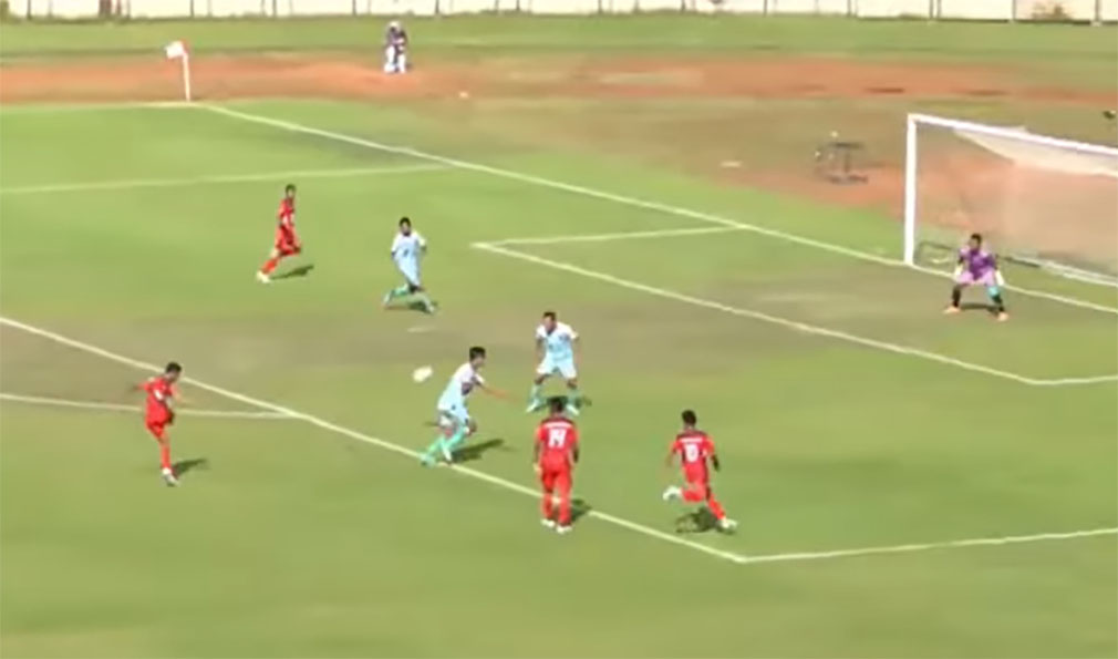 Gol pertama Persebata Lembata menjadi mimpi buruk bagi Persewangi. (Tangkapan Layar Youtube PSSI).