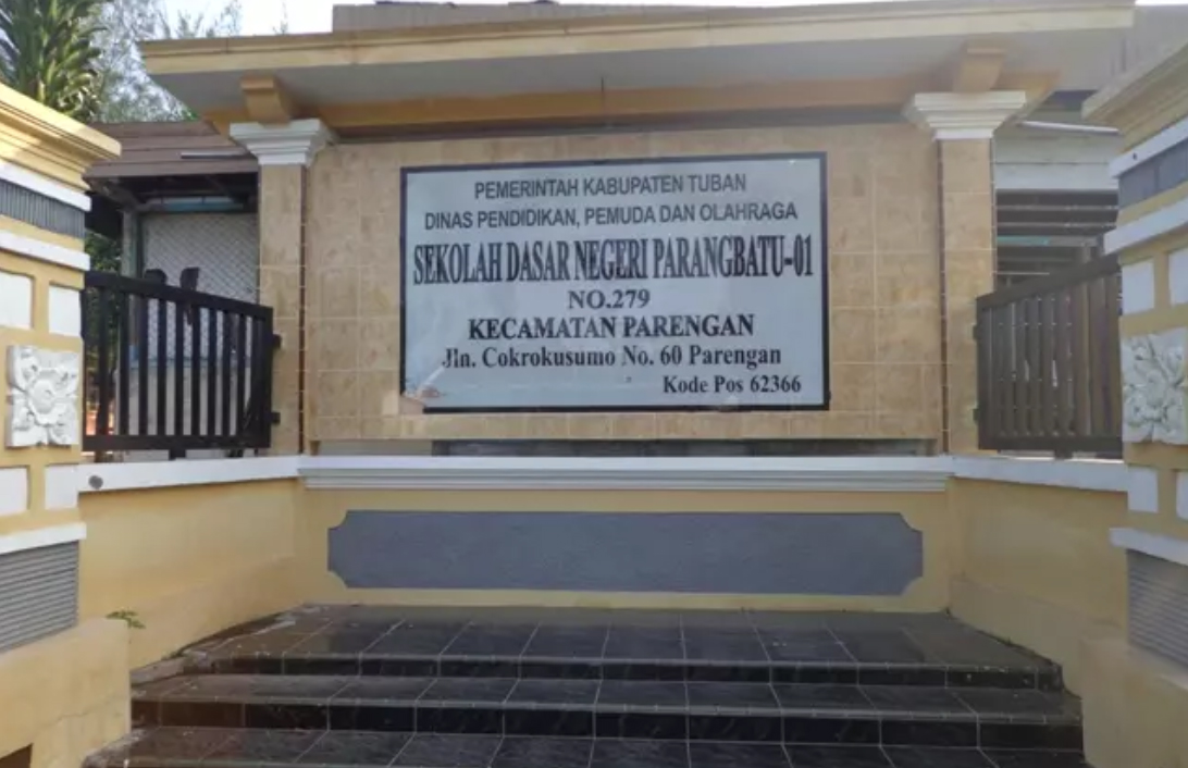 Papan nama SND Parangbatu 1 Tuban. (foto: annibuku)
