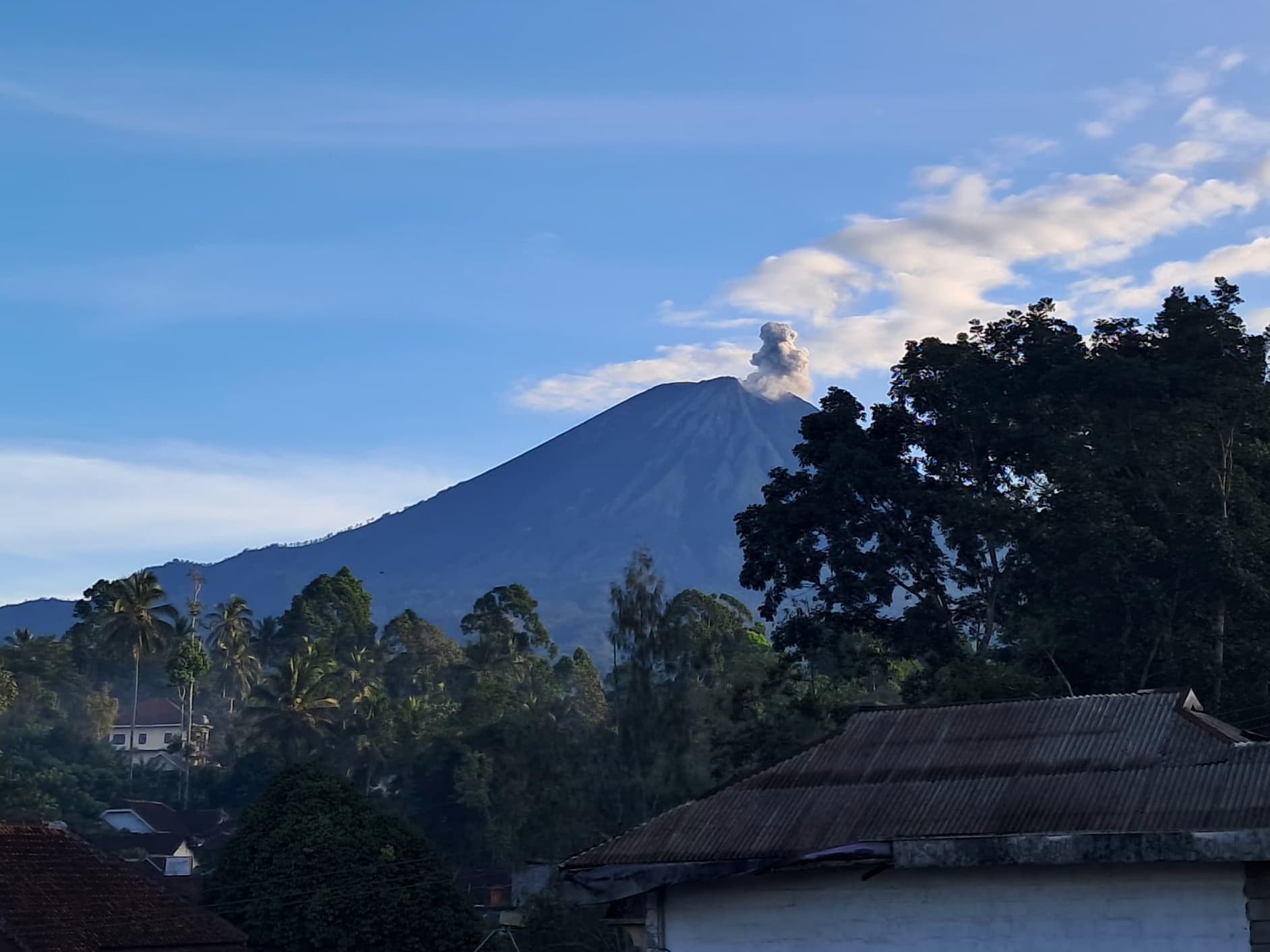 4 Daftar gunung tertinggi di Indonesia, kebanggaan para pendaki.
