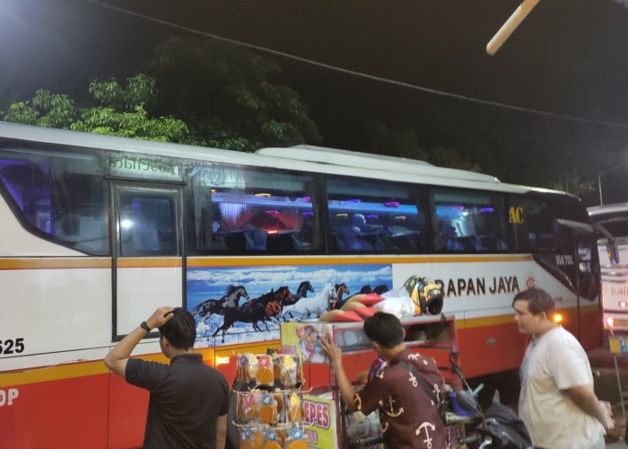 Tips ampuh anti mabuk saat naik bis.