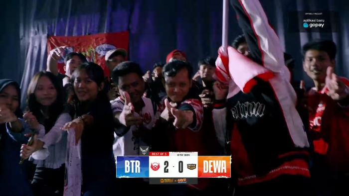 BTR tumbangkan Dewa United di game kedua MPL ID S15 Week 8.