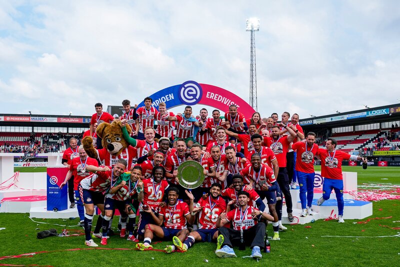 JUARA BERTAHAN: PSV akan memulai perjalanannya mempertahankan gelar juara Eredivisie