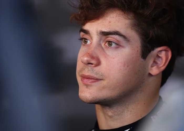 Franco Colapinto kesulitan di debut F1 bersama Alpine di Imola.