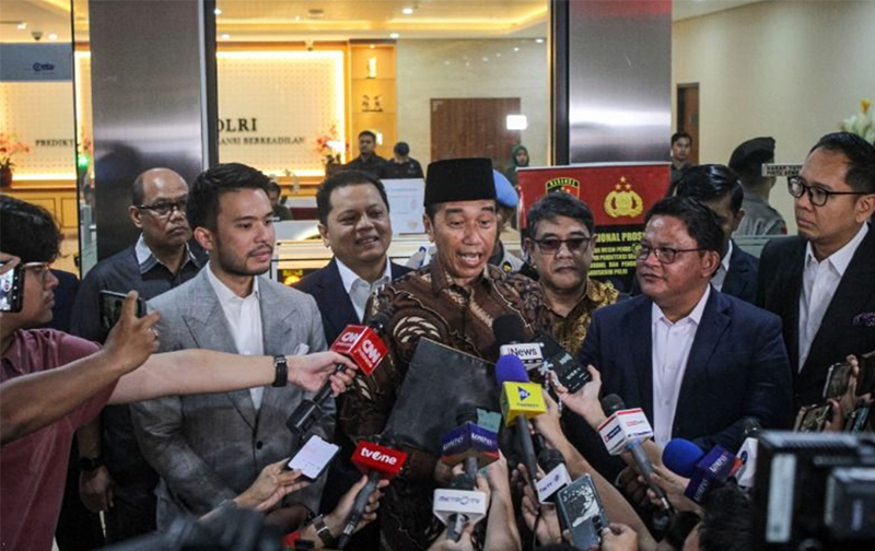 Joko Widodo memberikan keterangan di Gedung Bareskrim Polri, Jakarta, Selasa (20/5/2025). (Foto: Antara)