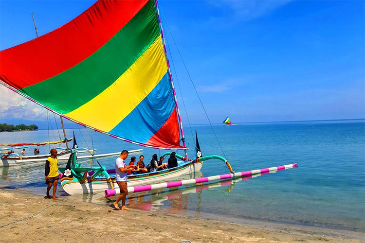 Pantai Pantai Pasir Putih Situbondo.