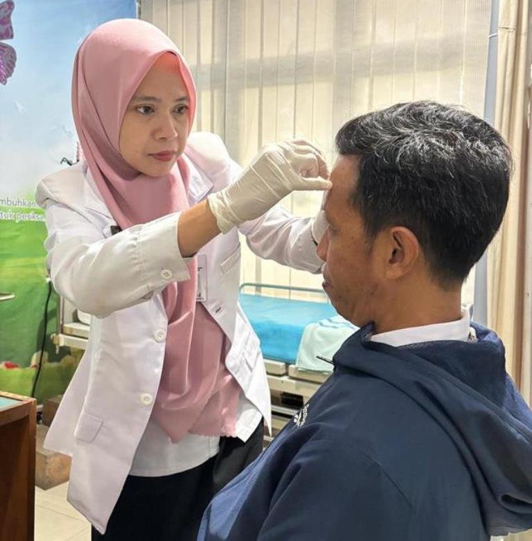 BARU: Pelayanan di Poli Akupuntur RSUD Genteng.