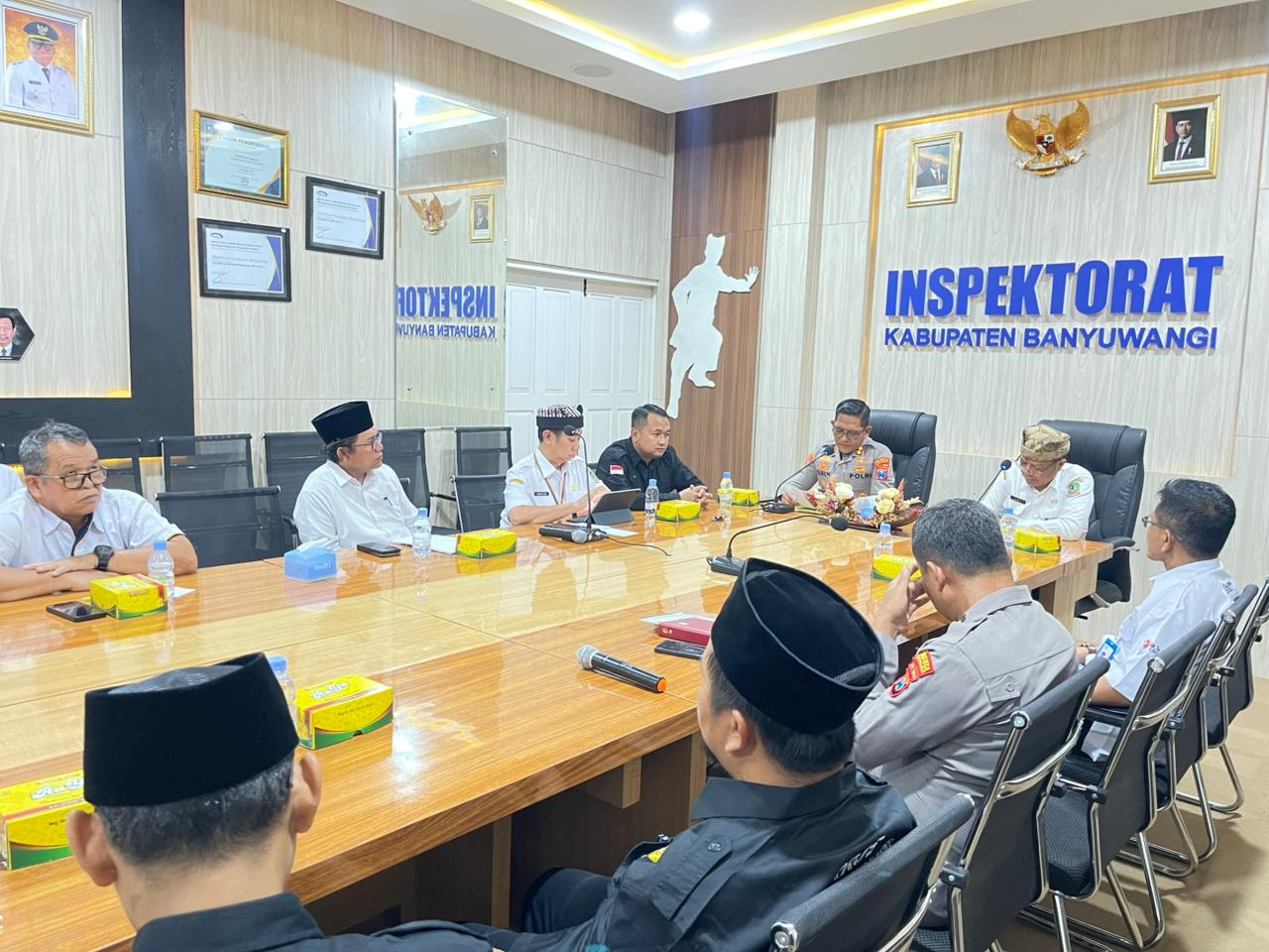 Satgas Pungli Banyuwangi meminta sistem SPMB diaudit saat rapat bersama di kantor Inspektorat Banyuwangi, Rabu (4/6).