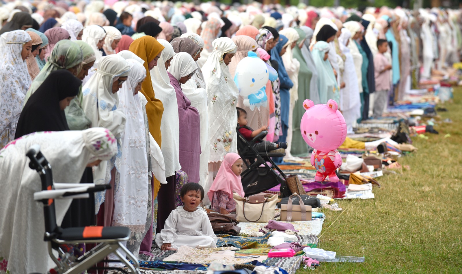 Ada 69 lokasi salat Idul Adha di BanyuwangiSetiap tahun warga Muhammadiyah melaksanakan Salat Idul Adha di Taman Blambangan. Tahun ini Muhammadiyah menyiapkan 69 lokasi di seluruh Banyuwangi.