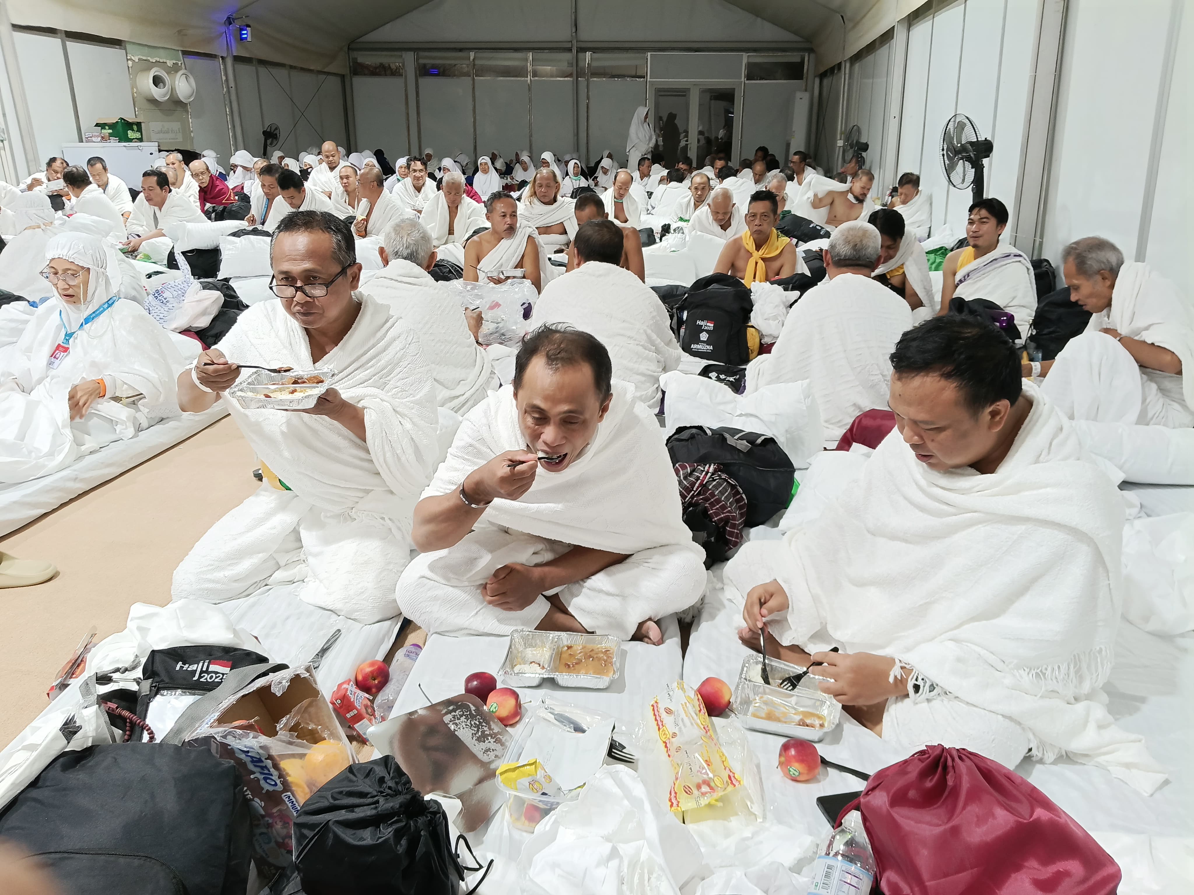 Jemaah Haji Banyuwangi tinggal di tenda ber-AC.