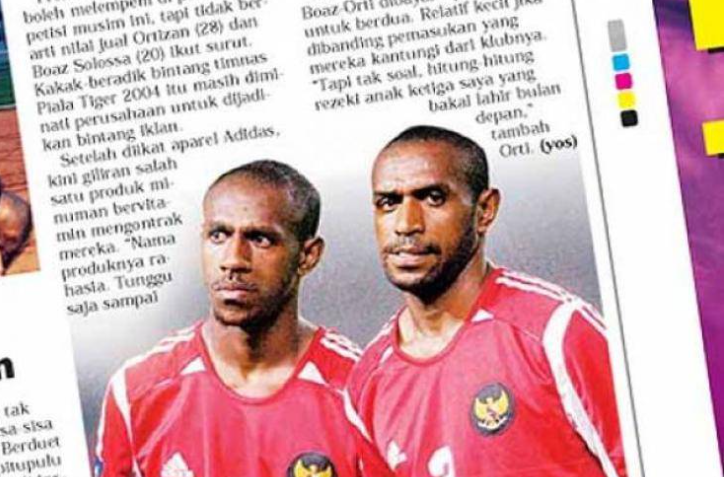 TANGGUH: Ortizan Salossa dan Boaz Salosa pernah menjadi bagian penting Persipura Jayapura dan timnas Indonesia