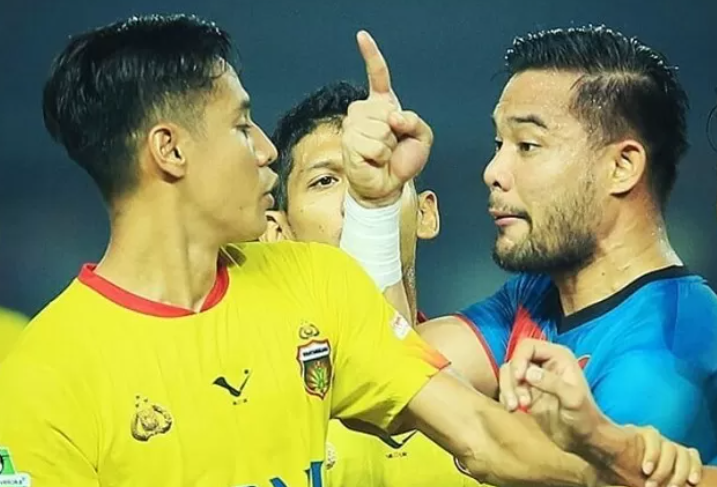 LAGA KERAS: Andritany Ardhiyasa dan Indra Kahfi Ardhiyasa merupakan adik kakak yang menggeluti sepak bola