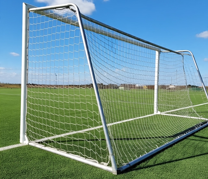 Gawang dalam lapangan sepak bola.