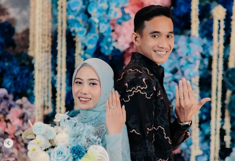 Bintang Timnas Indonesia Rizky Ridho dan Sendy Aulia, menikah di Surabaya.