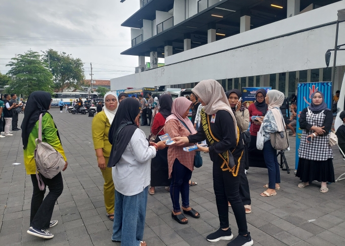 Polresta Banyuwangi hadirkan layanan publik di CFD peringatan Hari Bhayangkara ke-79.