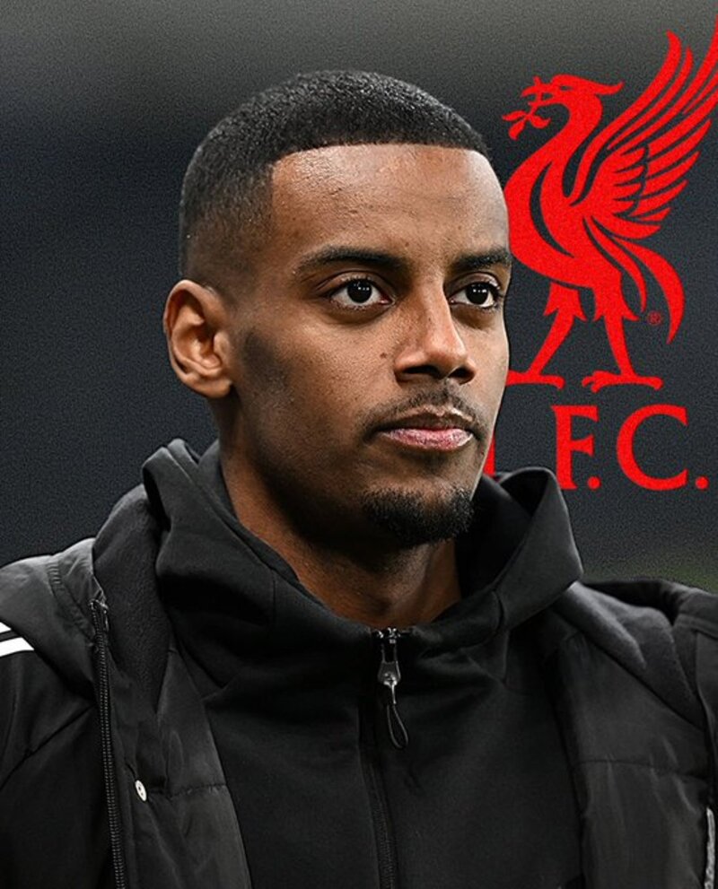 BURUAN: Alexander Isak menjadi target LIverpool