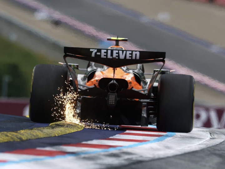 Lando Norris memimpin FP2 GP Austria F1, ungguli Piastri dan Verstappen.