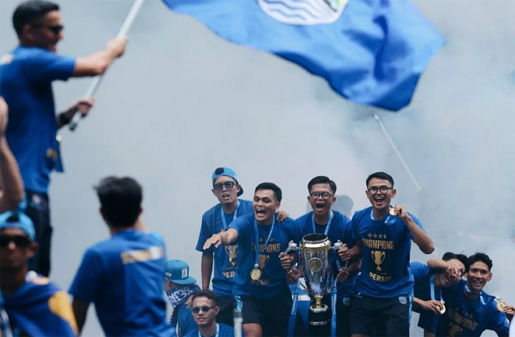 AWAL TERJAL: Persib Bandung akan memulai perjuangannya mempertahankan gelar juara Super League dengan melawan Semen Padang