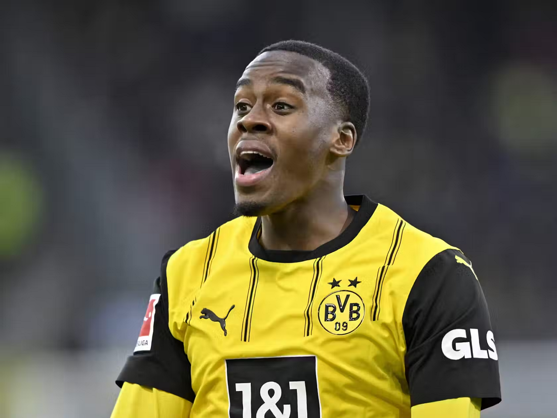 Winger&nbsp;Dortmund&nbsp;Jamie Gittens Resmi Berseragam Chelsea.