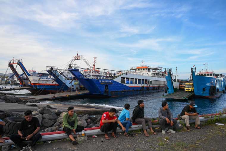 Kapal-kapal di kawasan pelabuhan Banyuwangi.