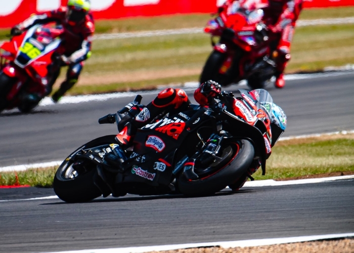 Bezzecchi tuai pujian dari Marquez dan Bagnaia usai tampil kuat di MotoGP Jerman 2025.