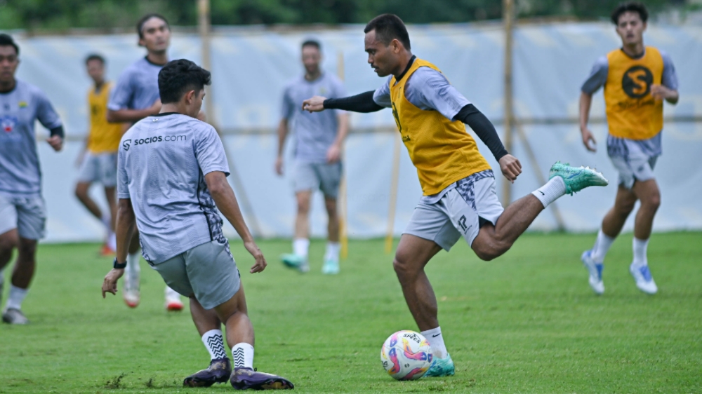 TERPISAH: Saddil Ramdani jalani latihan terpisah bersama Persib selama TC di Thailand