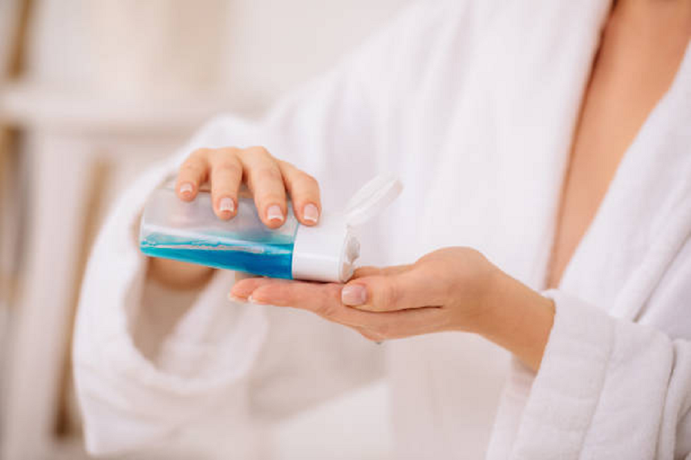 Skincare basic: Perlukah Kulit Berminyak Memakai Oil Cleanser?
