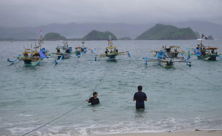Pantai Papuma, salah satu destinasi wisata unggulan Jember.