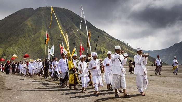 Legenda Suku Tengger dan mengenal ritual upacara Yadnya Kasada di Gunung Bromo.