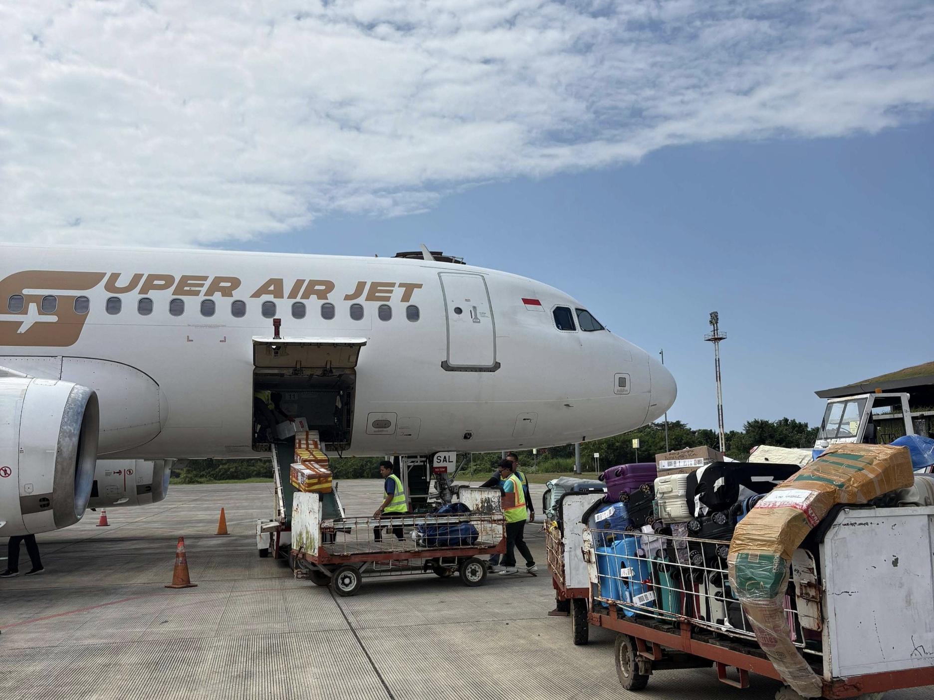Bandara Banyuwangi dipenuhi penumpang dampak Tour de Banyuwangi Ijen.