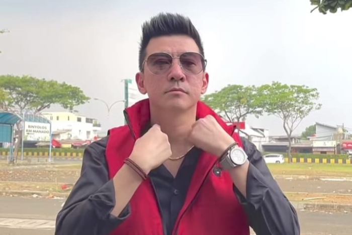 Profil dari Christoper Sebastian, ayah Ryu Kintaro.  Definisi buah jatuh tidak jauh dari pohonnya.