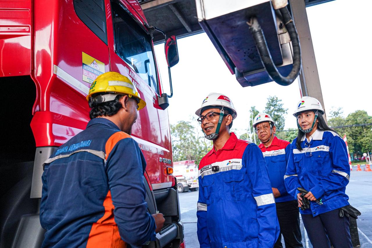 Pertamina kerahkan 96 mobil tangki dan beri dukungan ke AMT demi pulihkan distribusi BBM Jember usai penutupan Jalur Gumitir.