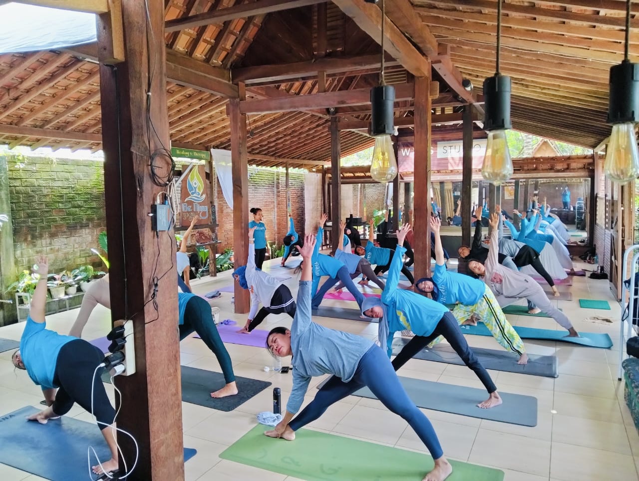 SOLUSI KESEHATAN: Yoga tidak hanya soal olah nafas dan meditasi namun sudah berkembang menjadi terapi kesehatan