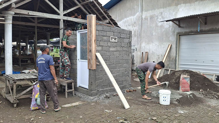 Pembangunan fasilitas MCK di pasar tradisional Siliaragung diharapkan bisa menunjang kebersihan dan kenyamanan pengunjung pasar.