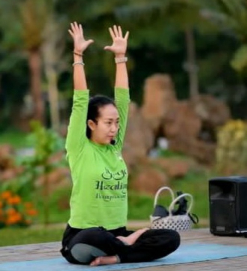 GURU YOGA: Memperkenalkan yoga di Banyuwangi membutuhkan kesabaran dan ketelatenan