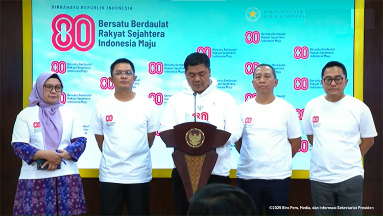 Wakil Menteri Sekretaris Negara (Wamensesneg), Juri Ardiantoro, dalam konferensi pers di Kantor Presiden, Jumat (1/8).